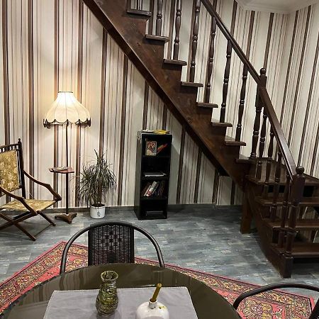 Home Away Home In Heart Of 第比利斯 外观 照片
