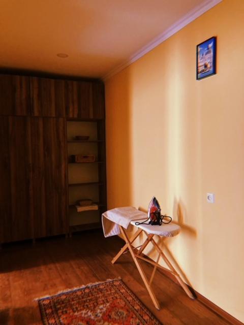 Home Away Home In Heart Of 第比利斯 外观 照片