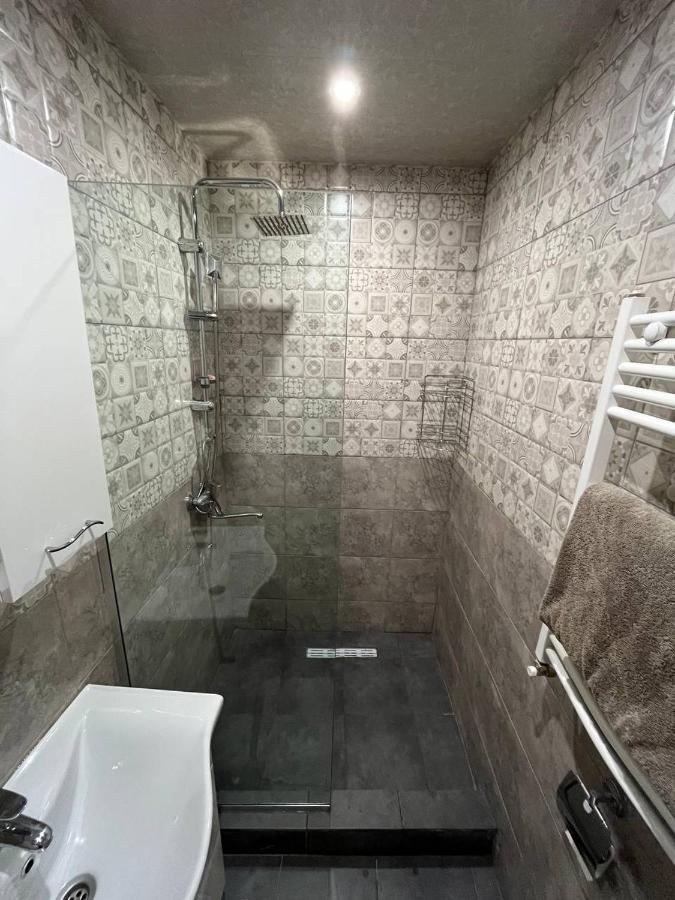 Home Away Home In Heart Of 第比利斯 外观 照片